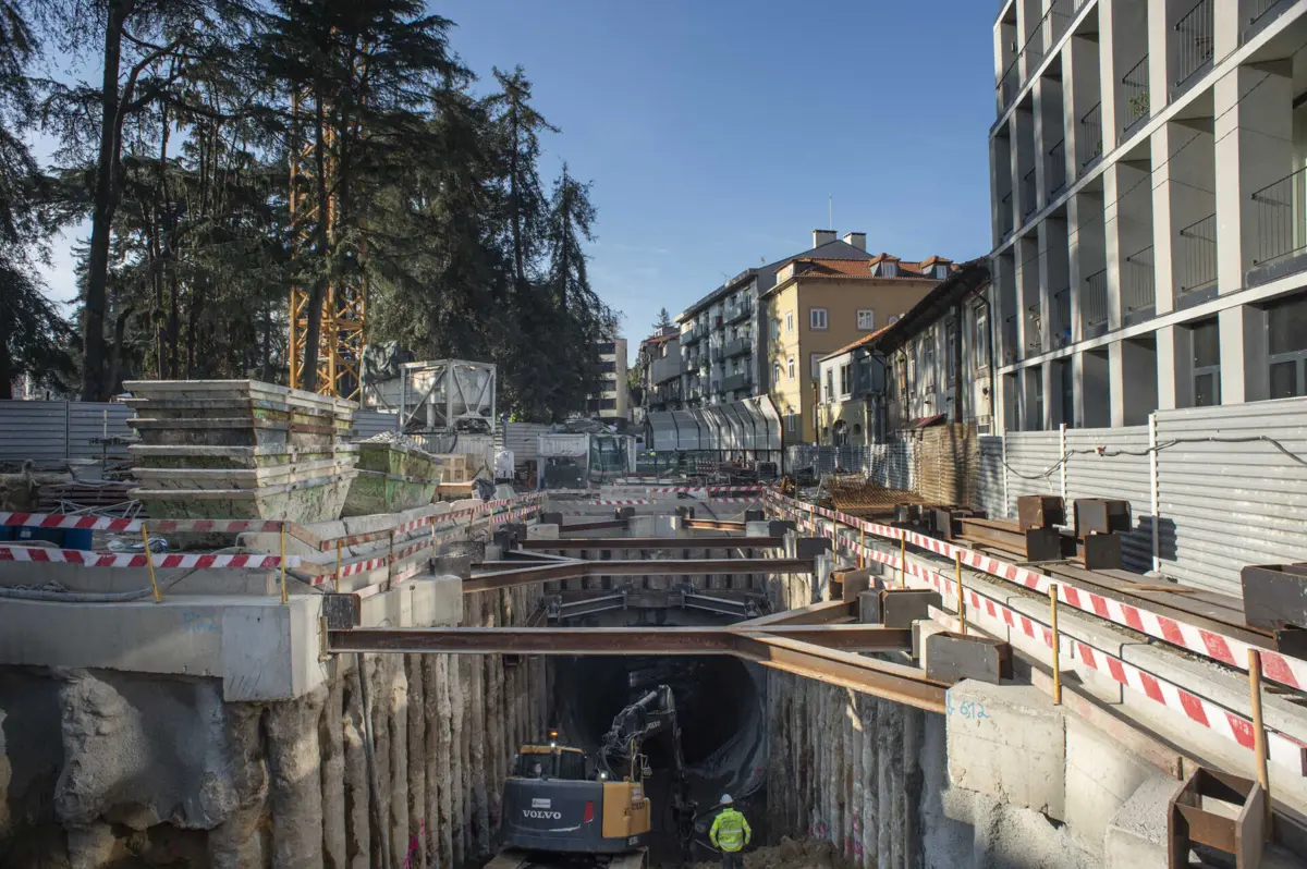 Obras na linha Rosa do Metro