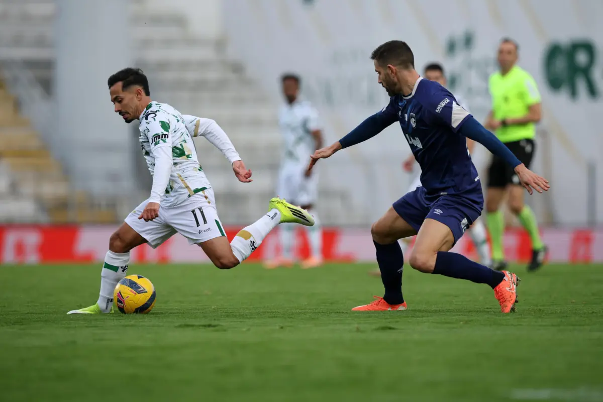 Minhotos venceram com um golo perto da reta final