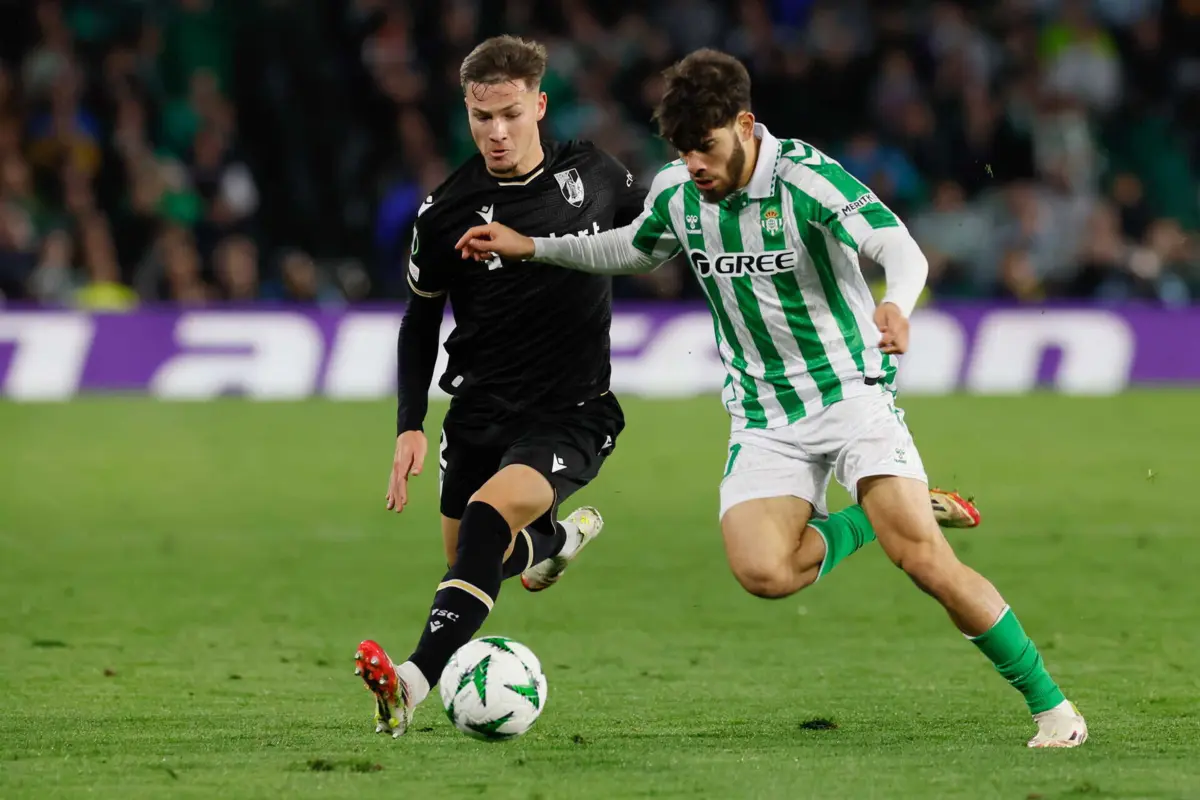 Vitória de Guimarães empatou com o Bétis em Sevilha