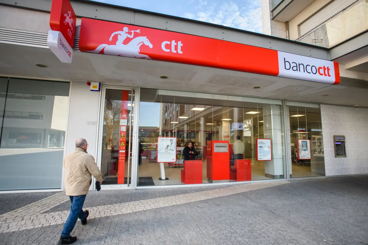 Imagem de contexto do artigo Se tem certificados de aforro atualize os seus dados pessoais nos CTT