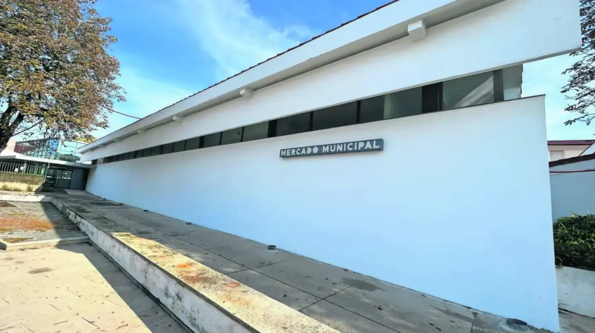 Requalificação do Mercado Municipal acumula três anos de atraso
