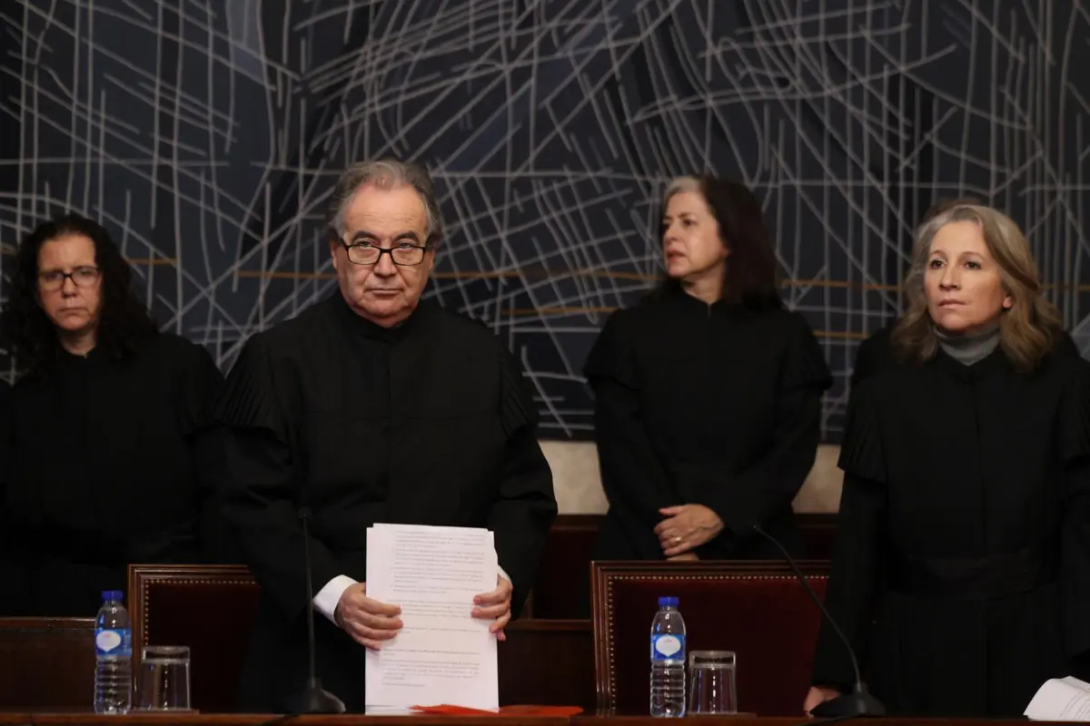 O presidente do Tribunal Constitucional, João José Abrantes, após a leitura pública da decisão relativa ao pedidos de fiscalização da lei da nacionalidade