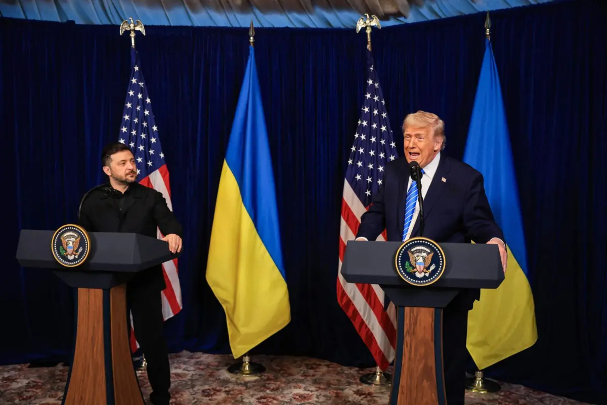 Zelensky (à esquerda) e Donald Trump (à direita)