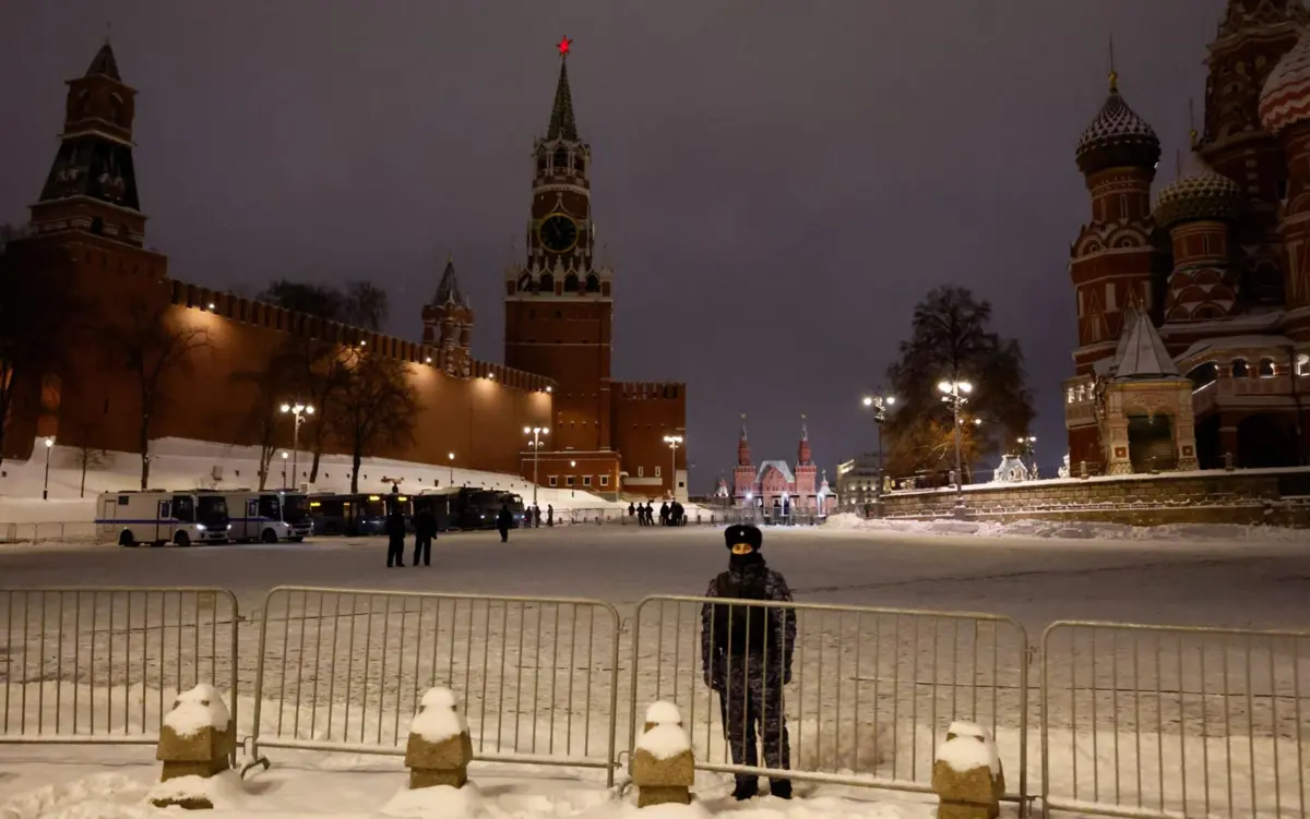 Defesas antiaéreas de Moscovo abateram mais de 20 drones que se dirigiam à cidade