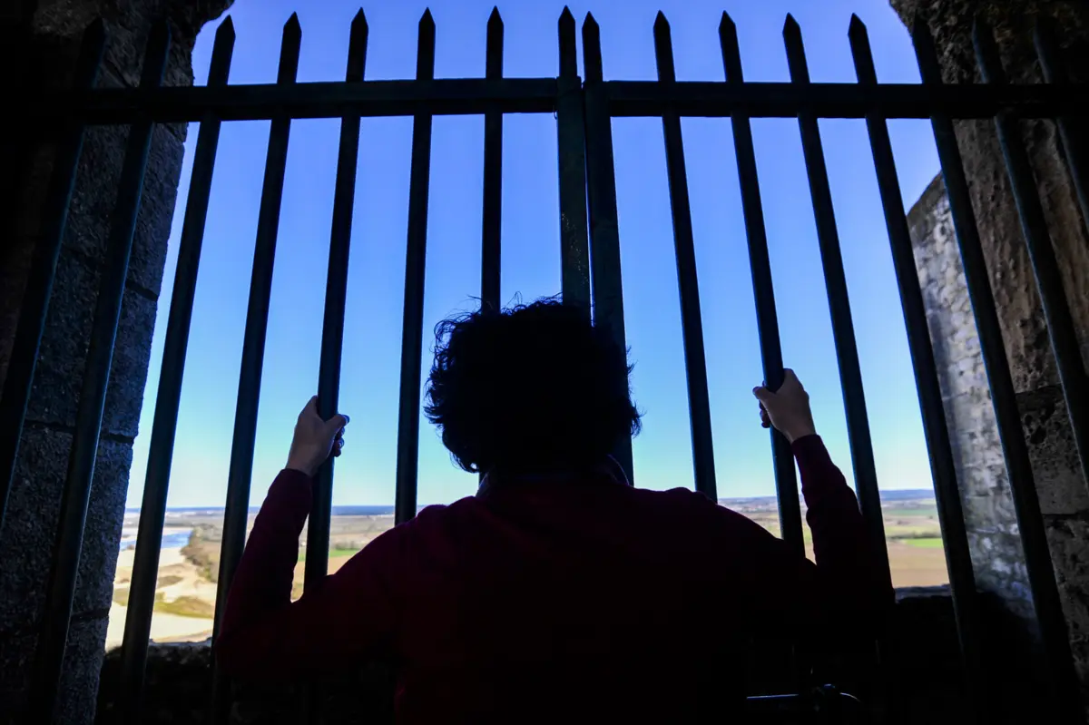 Em termos absolutos, registaram-se 53 suicídios de adolescentes e jovens com idades compreendidas entre os 15 e os 24 anos, mais 18 face a 2021