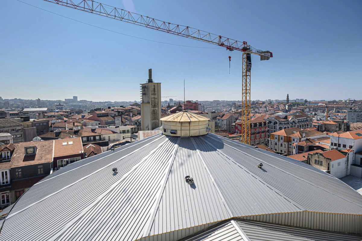 Grua vai ser desmontada às peças