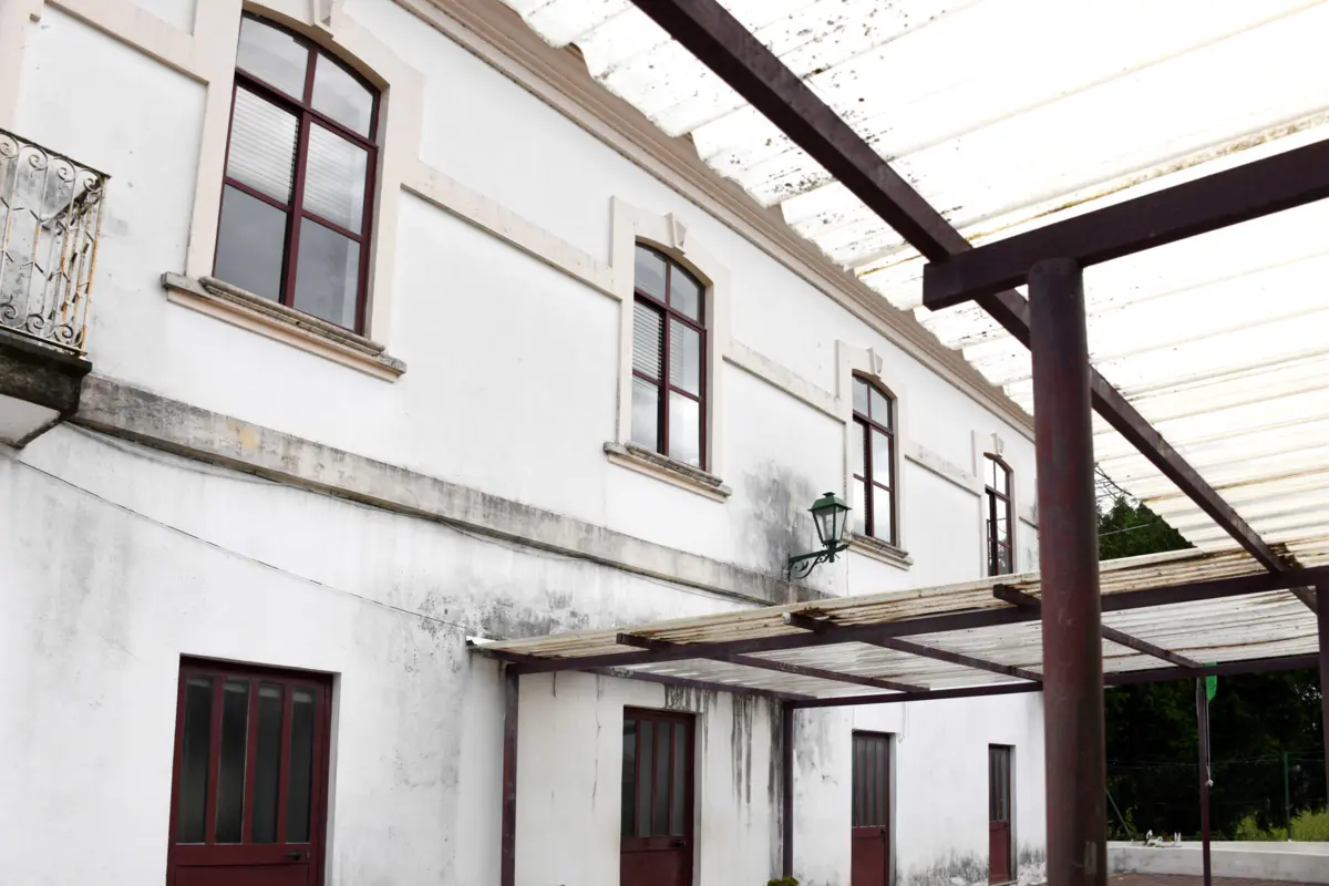 A empreitada vai desenvolver-se em duas fases