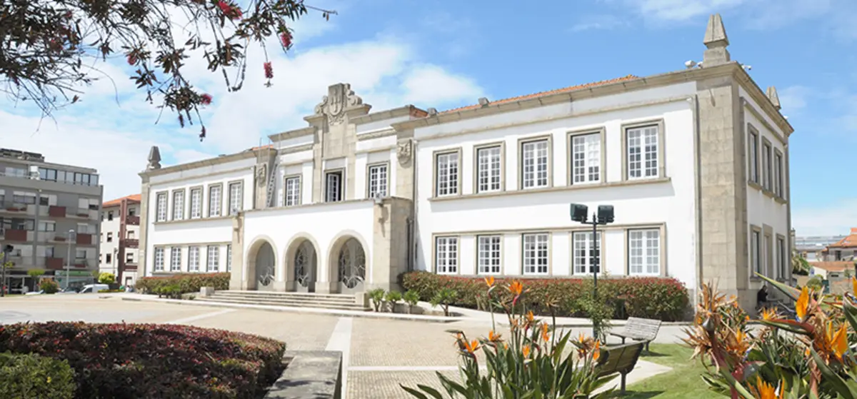 Câmara de Espinho muito criticada por grupo imobiliário