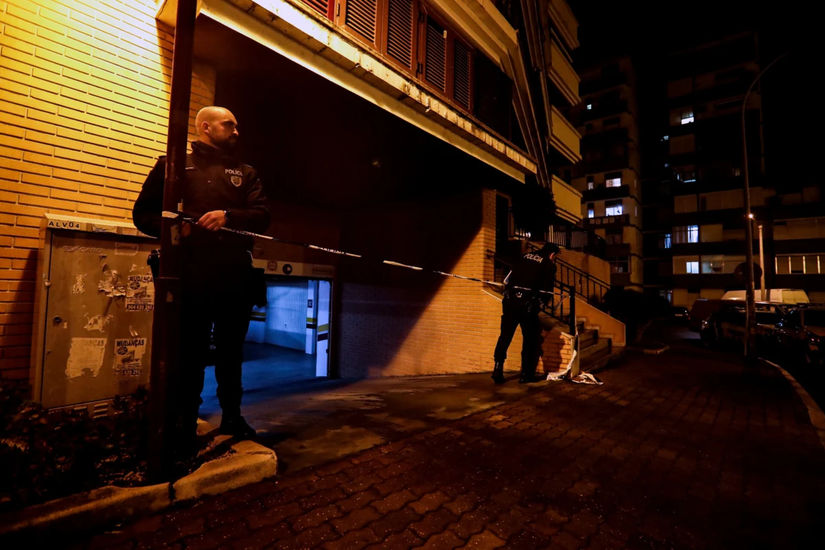 Arguido matou outro homem à facada em garagem, em Alverca