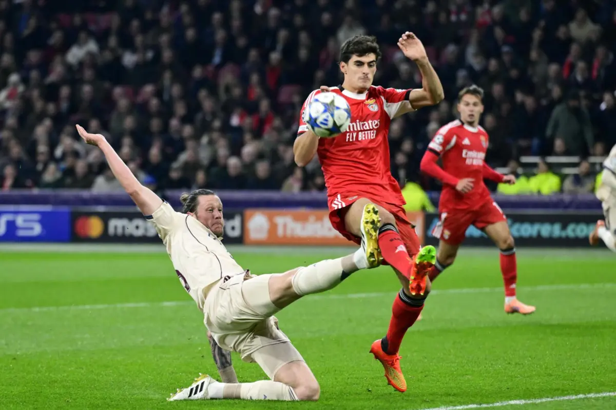 Ajax e Benfica defrontaram-se em Amesterdão