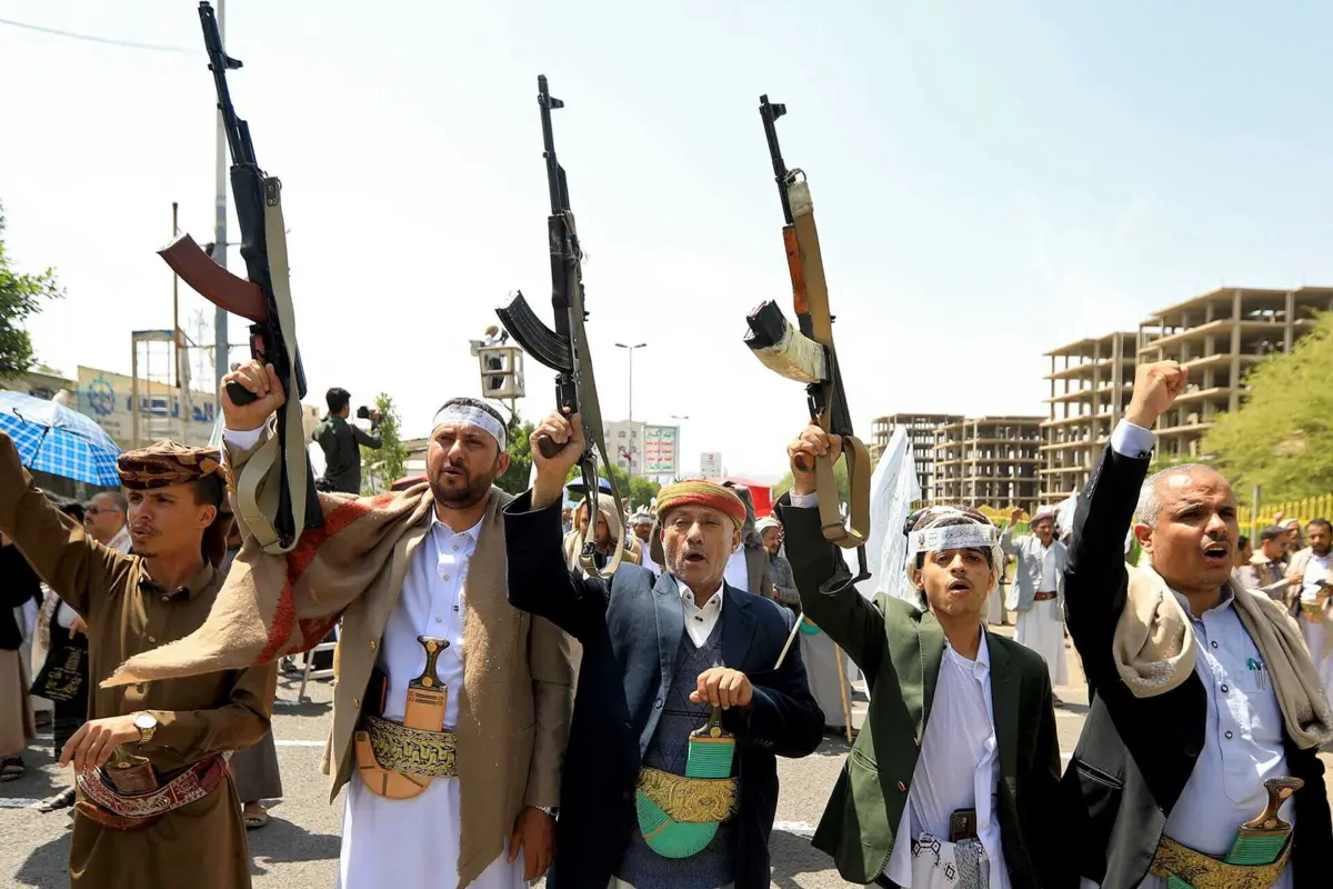 O Iémen tornou-se palco de uma guerra em finais de 2014 entre os rebeldes Huthis, apoiados pelo Irão, e as forças do presidente Abd Rabbo Mansur Hadi