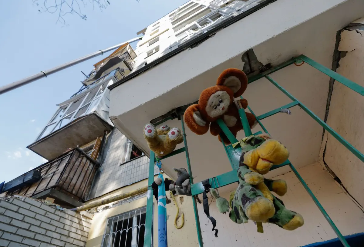 Ataques russos não poupam edifícios civis na Ucrânia