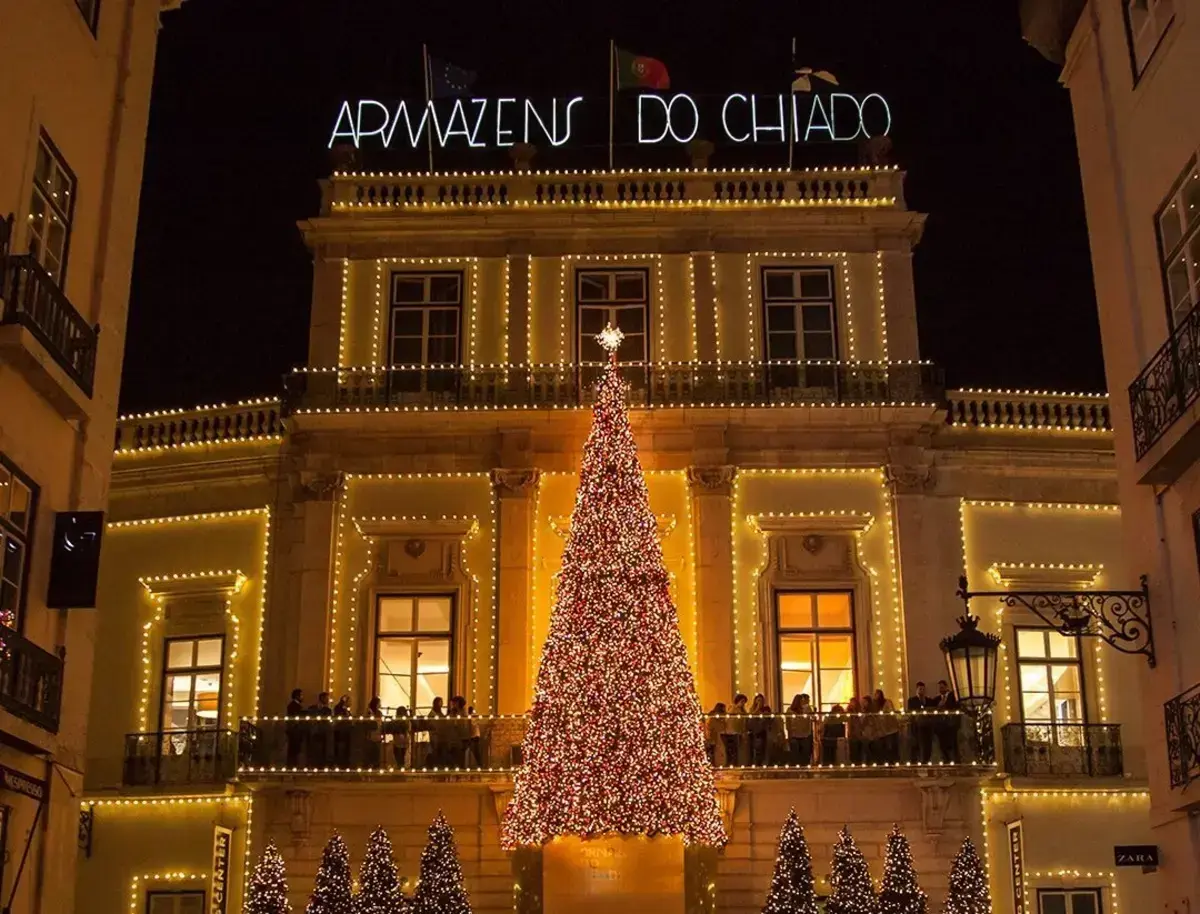 Imagem de contexto do artigo Iluminações de Natal atraem mais pessoas para a Baixa de Lisboa