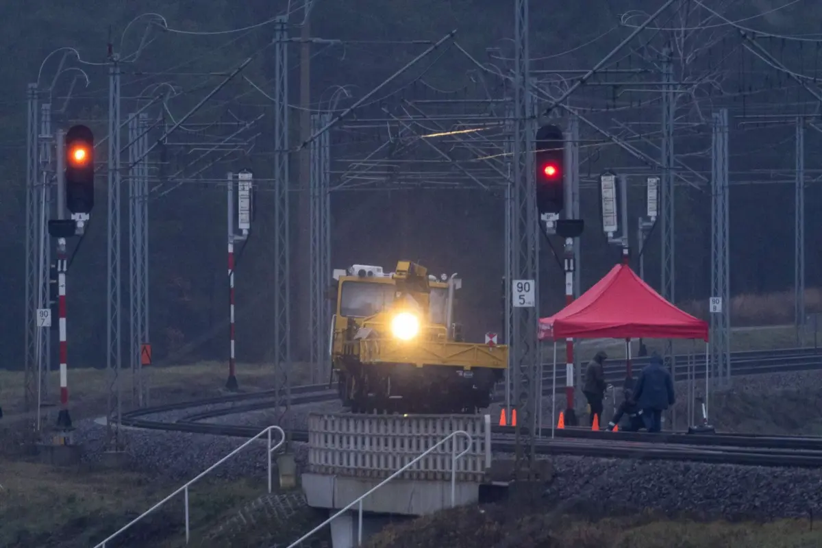 Os dois incidentes danificaram uma linha férrea que ajuda a abastecer a Ucrânia