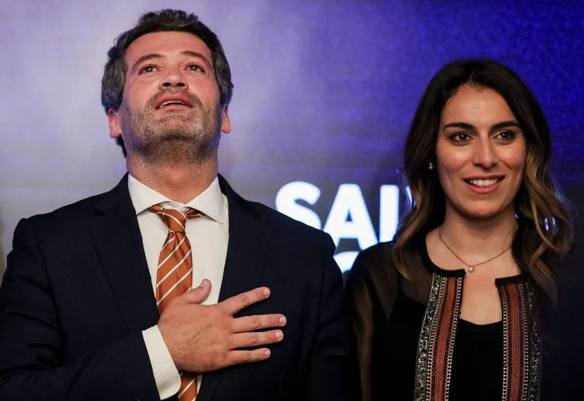 Presidente do Chega e candidata do partido por Setúbal divulgaram nomes de crianças imigrantes matriculadas em escola, no Parlamento