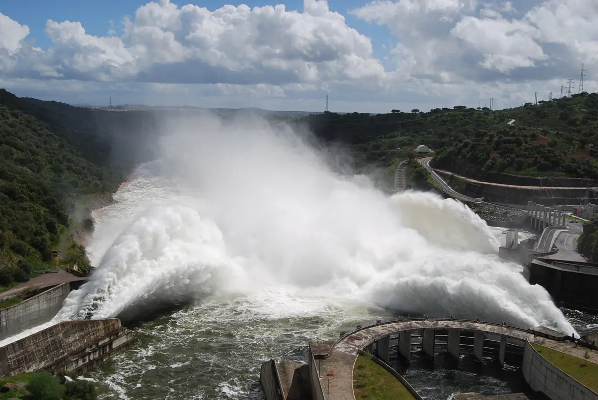 Faltam 73 centímetros para ser alcançado o armazenamento total