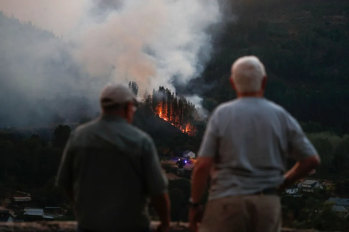 Mais de 300 operacionais continuam no terreno