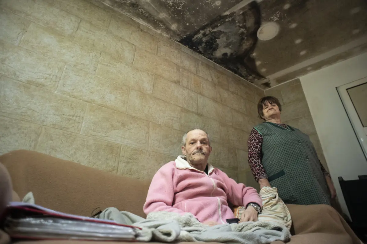 António e Fernanda viviam numa casa onde chovia em todas as divisões