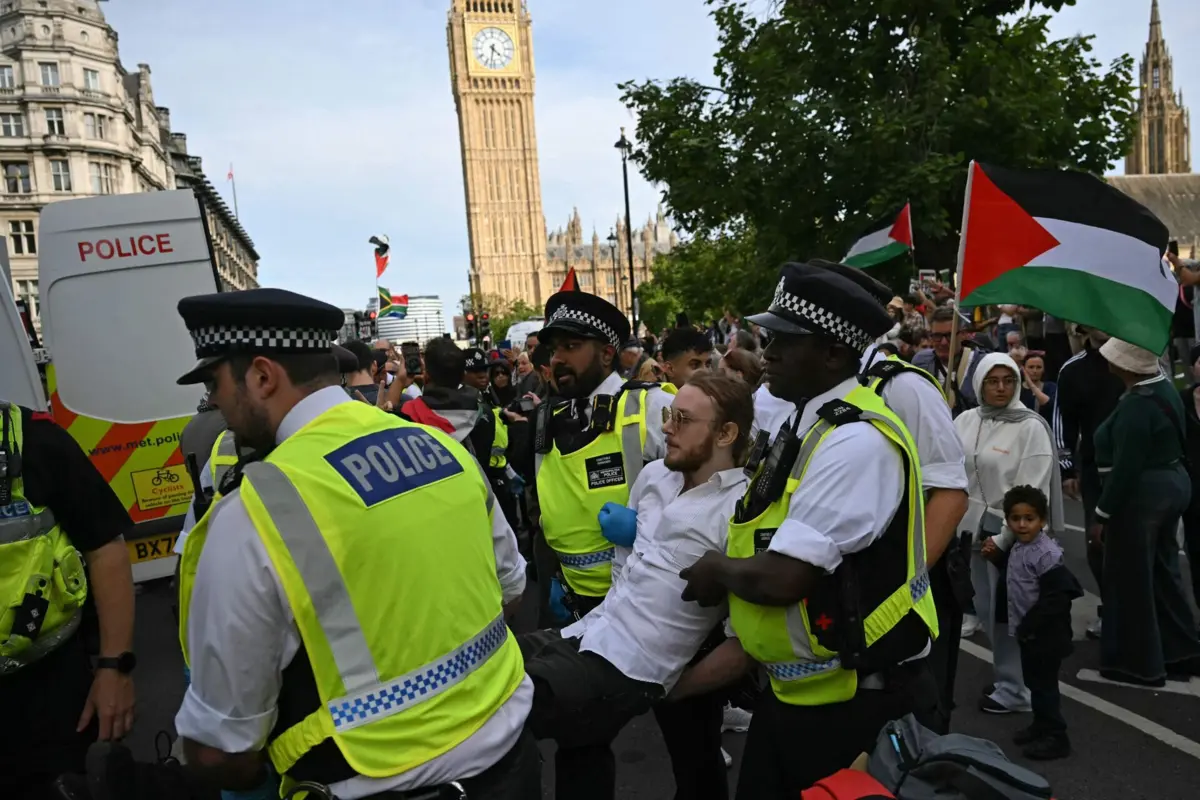 Imagem de contexto do artigo Mais de 400 detidos em protesto de apoio ao grupo Palestine Action em Londres