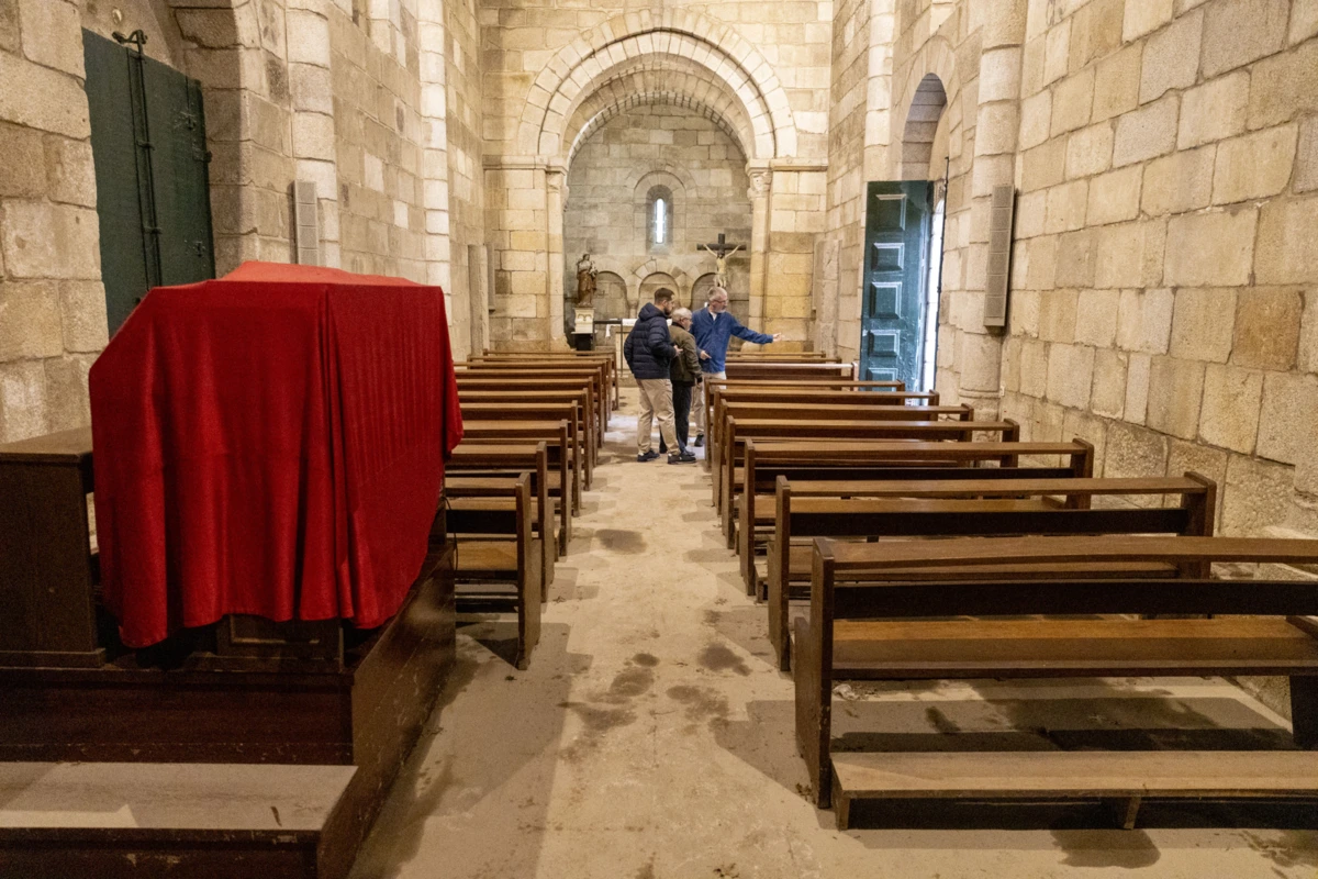 Igreja Românica de São Martinho de Cedofeita, no Porto, ficou alagada por causa da chuva intensa