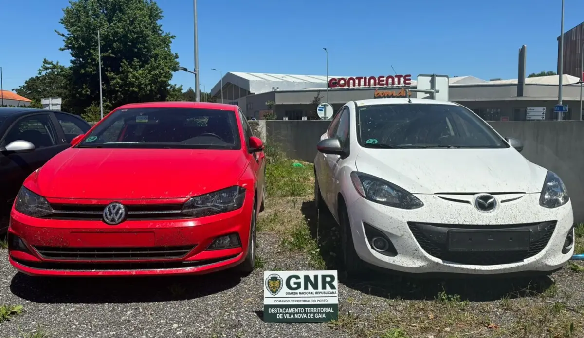 Carros usados nos crimes que foram apreendidos aos arguidos