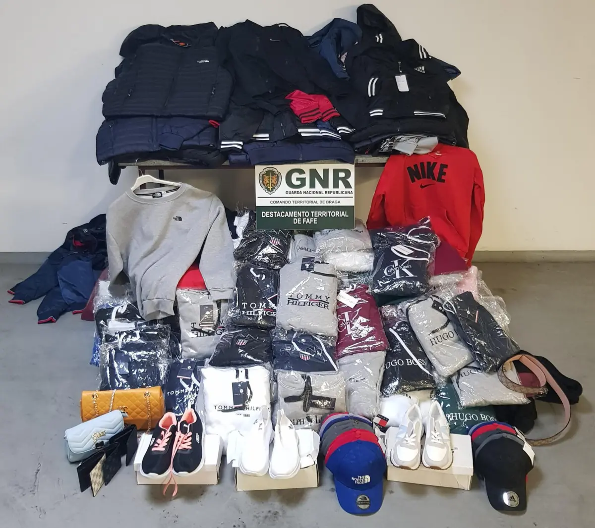 Imagem de contexto do artigo Apreendidos mais de 200 artigos contrafeitos na feira de Fafe