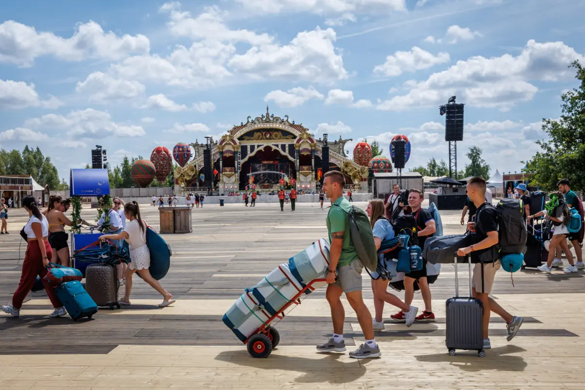 O festival, conhecido como a “Disneylândia para adultos”, está esgotado há vários meses