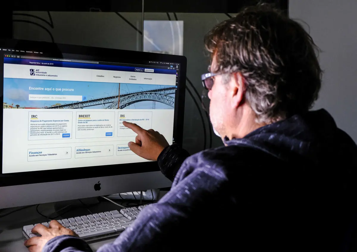 Contribuintes estranham que a declaração esteja certa e ainda não tenha sido emitido o reembolso