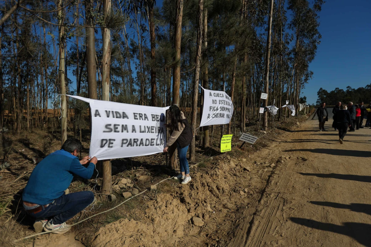 Populações têm feito várias manifestações contra mau cheiro do aterro da Paradela, em Barcelos