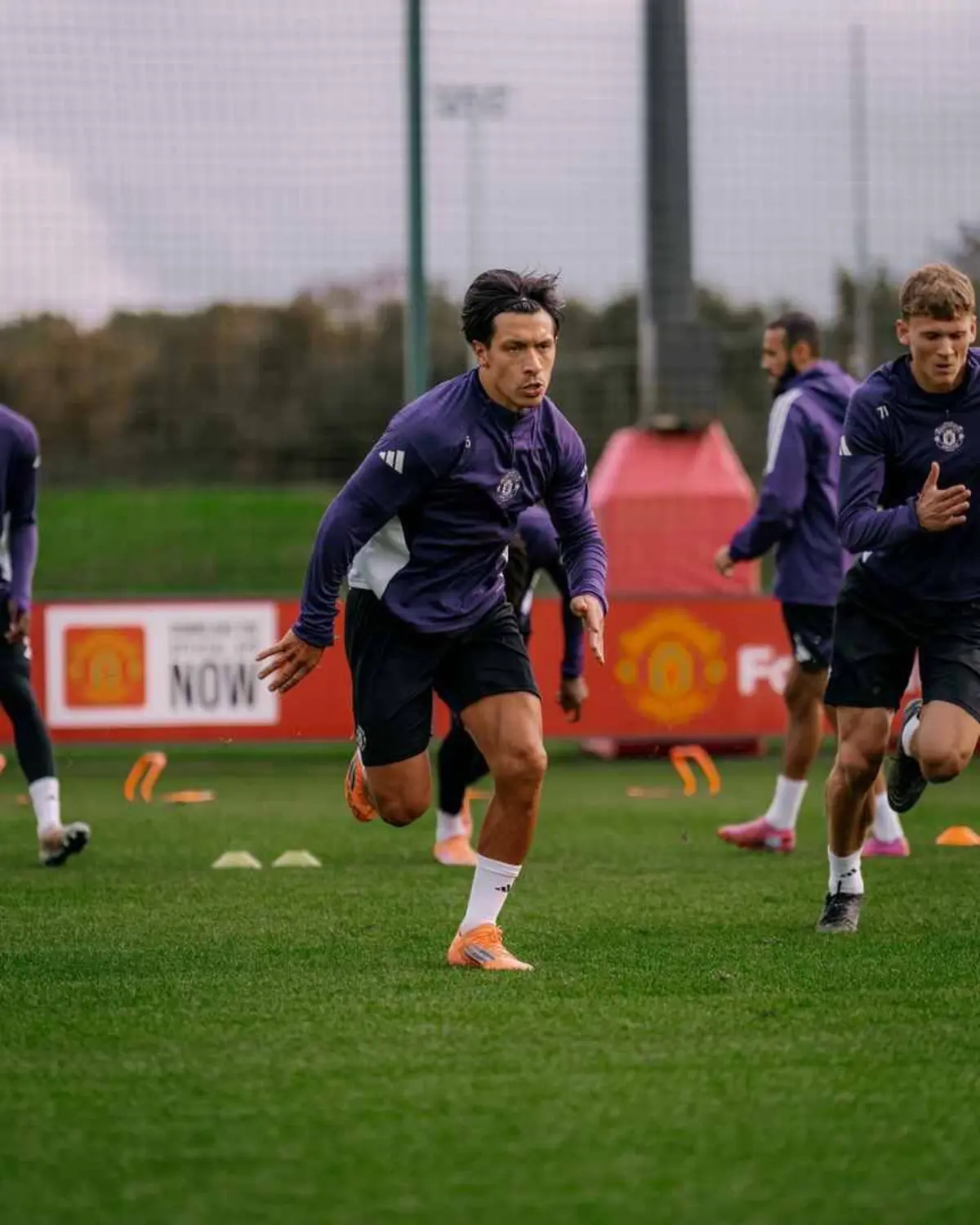 Lisandro Martínez de regresso aos treinos coletivos