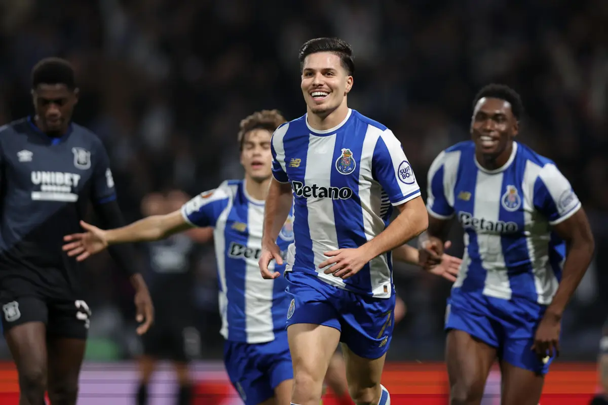 O F. C. Porto vai defrontar o Estugarda nos oitavos de final da Liga Europa