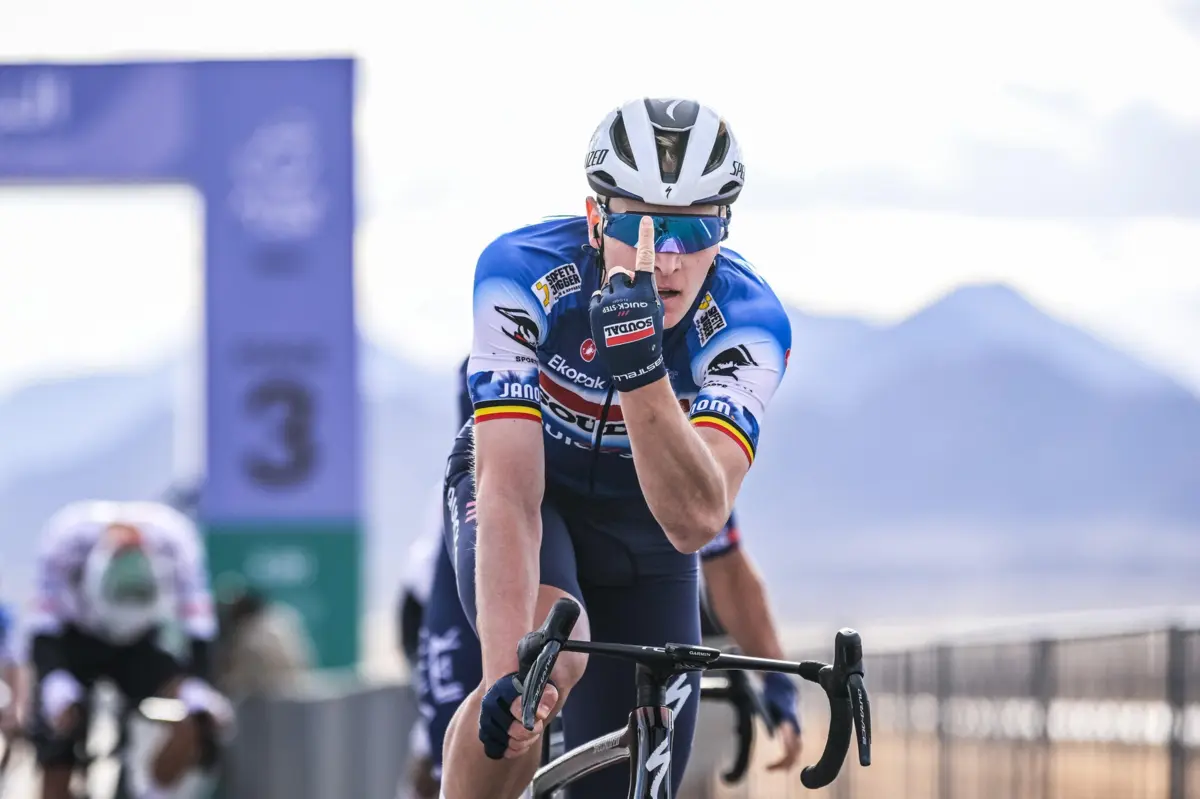 Tim Merlier venceu a terceira etapa do AlUla Tour