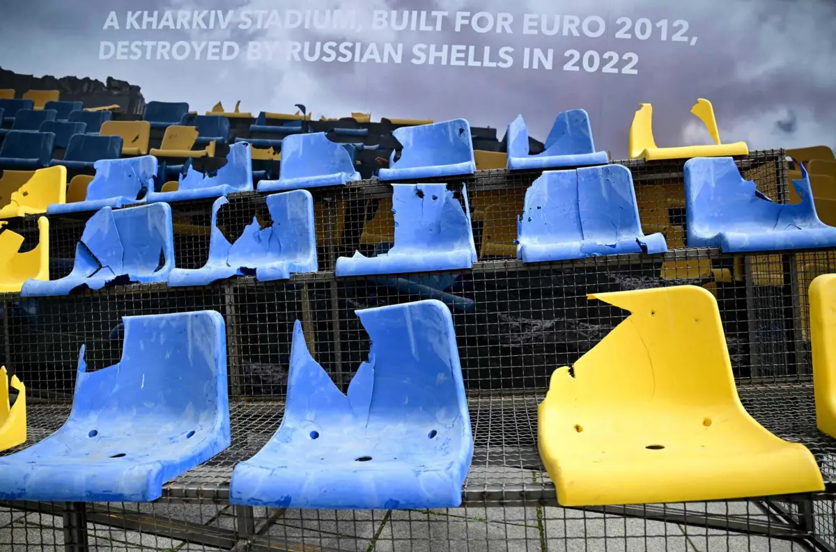 O estádio em Kharkiv foi destruído pelas tropas russas em maio de 2022