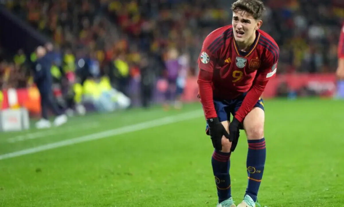 Gavi tem pela frente uma recuperação a rondar os seis meses, estando em risco a participação no Euro 2024