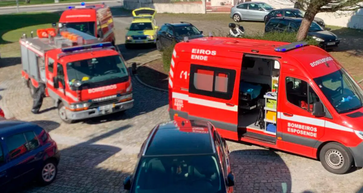 Bombeiros encontraram as duas mulheres após alerta dado pelos vizinhos