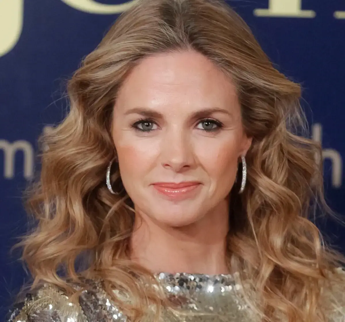 A mexicana Genoveva Casanova travou uma longa batalha judicial após as fotos captadas por paparazzi com Frederico da Dinamarca. O tribunal deu-lhe razão