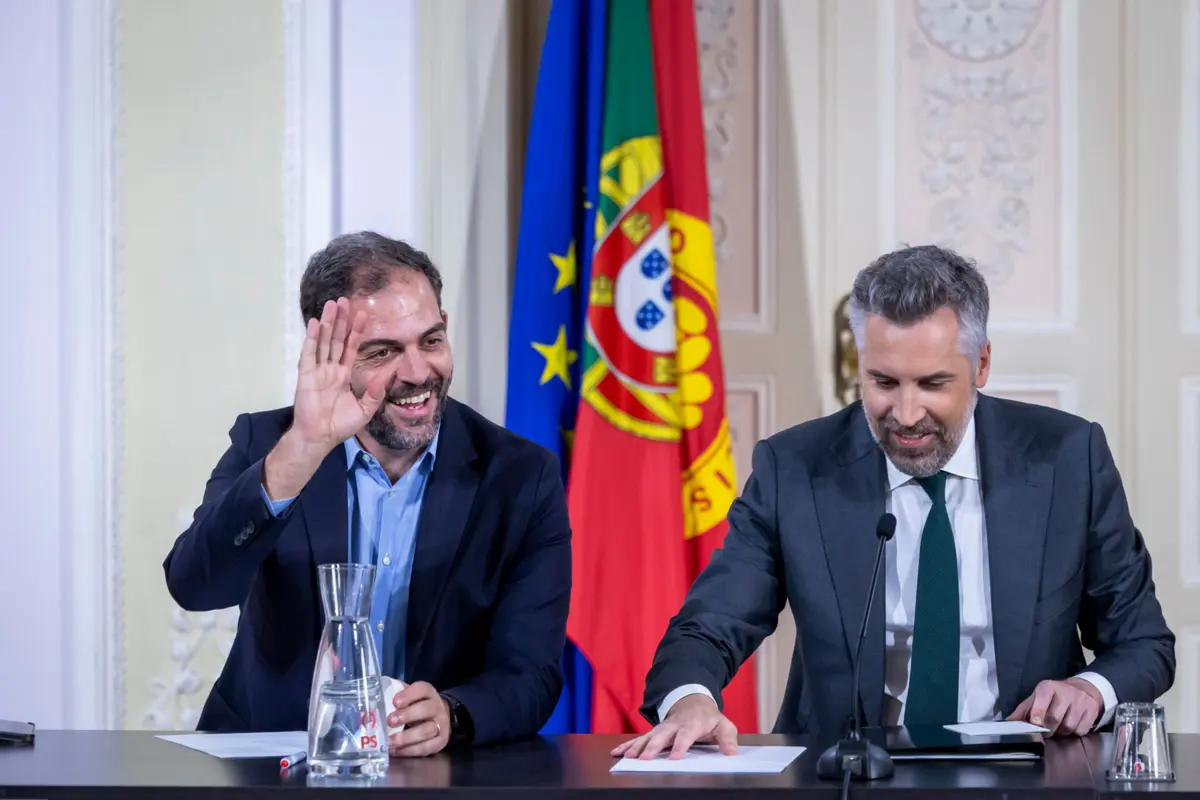 Duarte Cordeiro (à esquerda) foi ministro no governo de António Costa