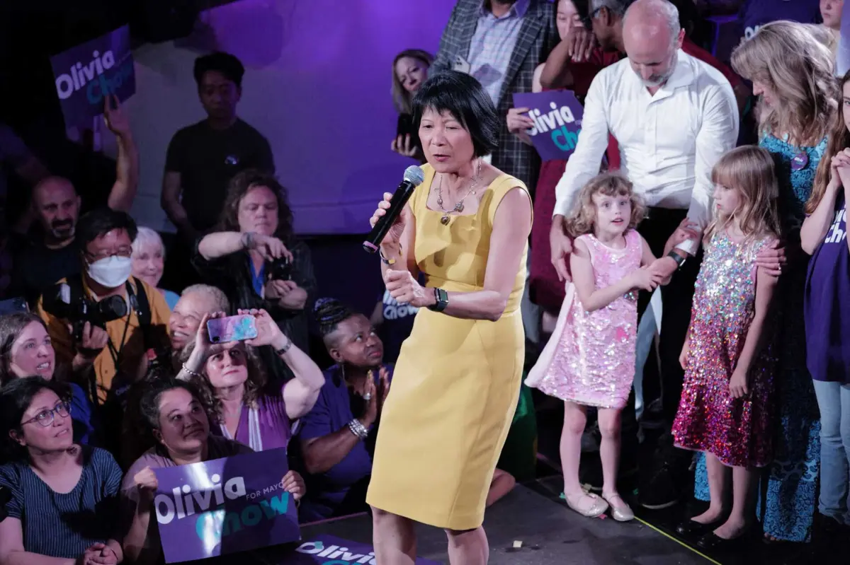 A antiga deputada federal Olivia Chow foi eleita presidente da câmara municipal de Toronto