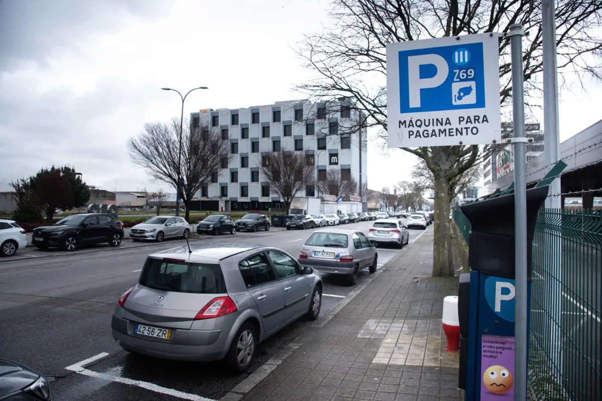 Há mais de 21 mil lugares com parcómetros nas ruas do Grande Porto