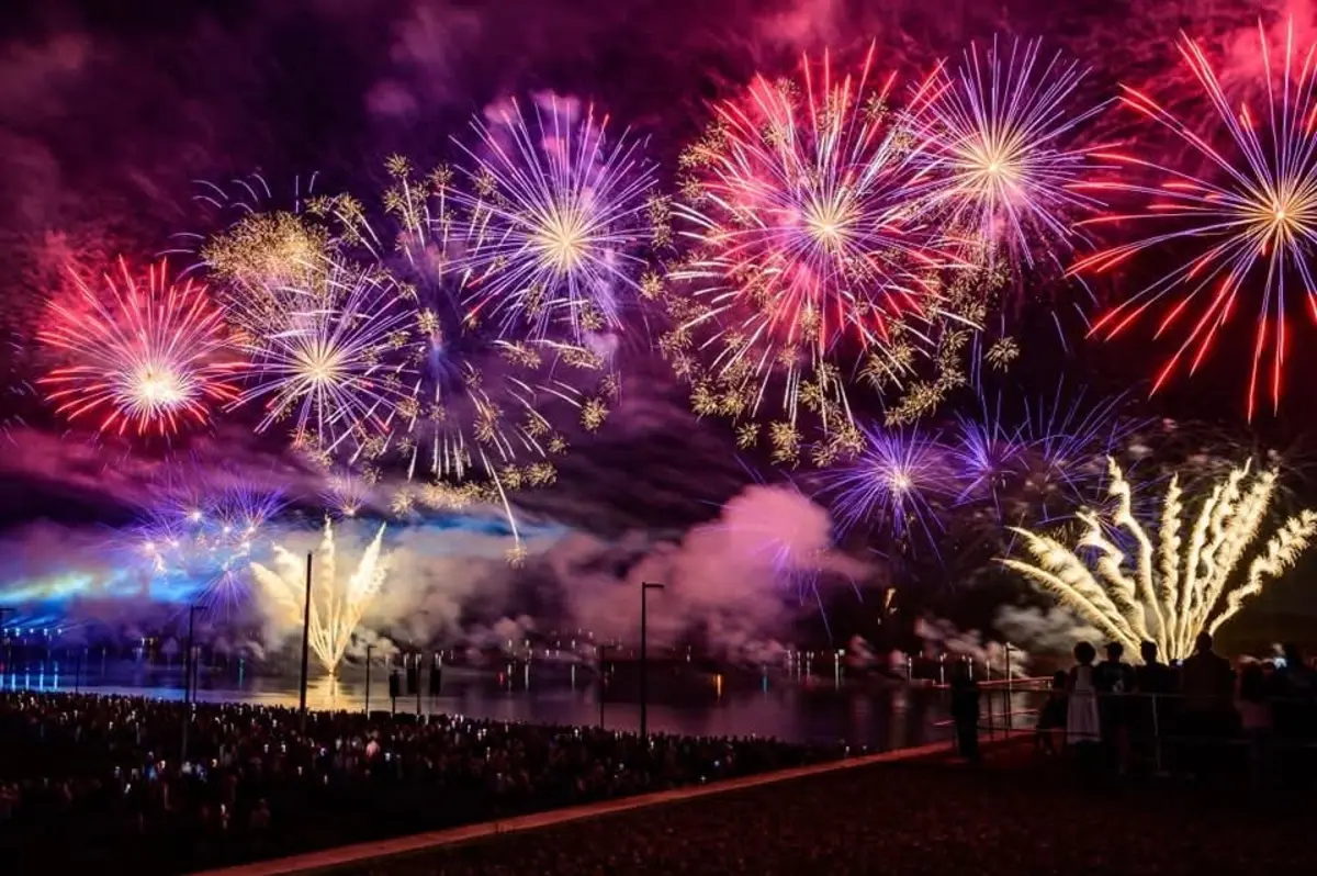 Imagem de contexto do artigo Fogo de artifício na ponte Eiffel adiado nas festas de Viana realiza-se a 27 de setembro