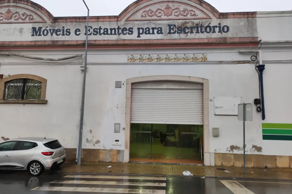 O Banco Alimentar de Beja está instalado neste armazém desde meados de dezembro