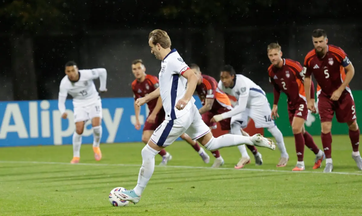 Harry Kane assinou o 3-0 na cobrança de um penálti