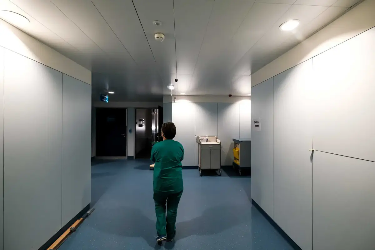 Imagem de contexto do artigo Funcionárias detidas inscreveram 10 mil imigrantes ilegais no SNS em ano e meio