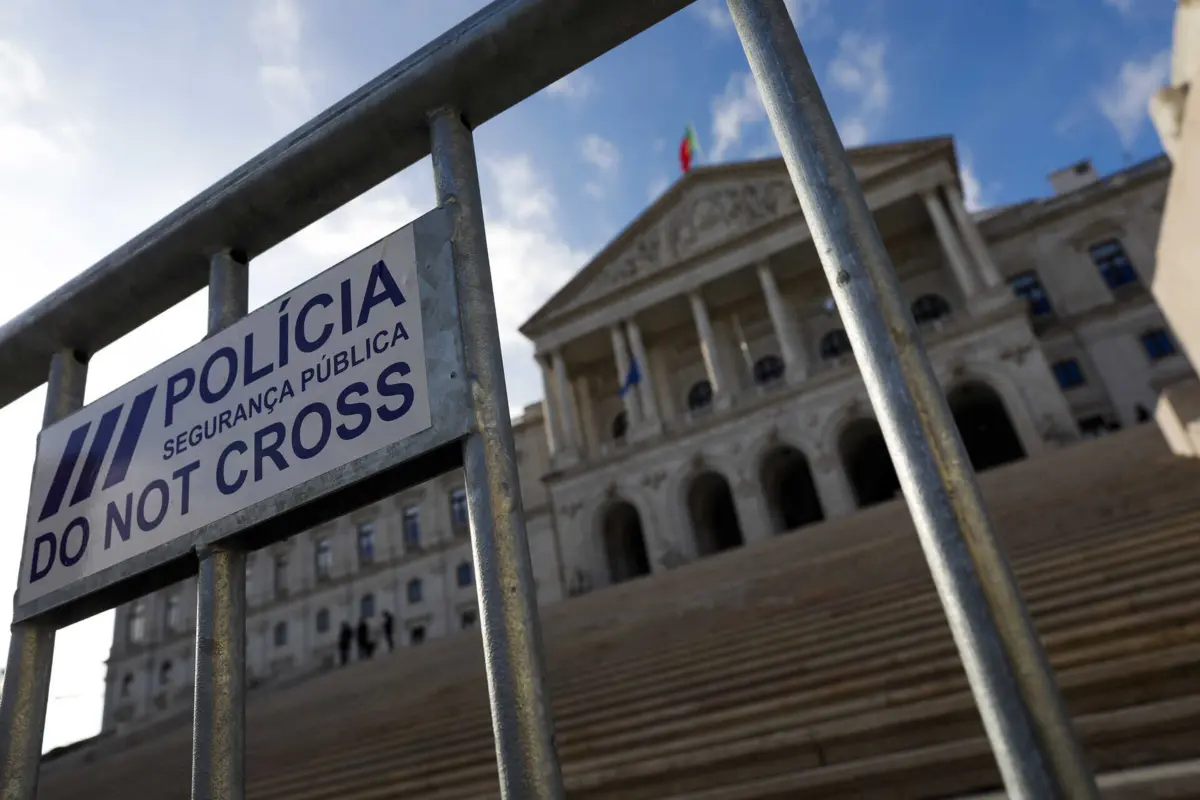 Desfile silencioso vai terminar na Assembleia da República