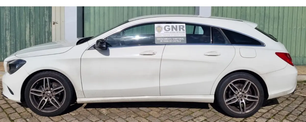 Imagem de contexto do artigo Jovens furtaram carro sem saber que havia peças de ouro no interior