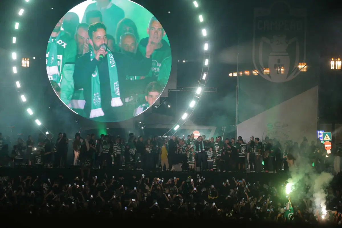 Sporting levanta o troféu de campeão nacional na última jornada