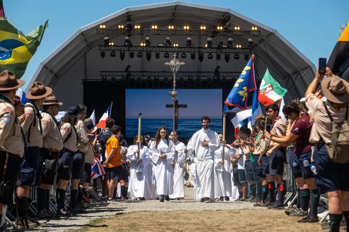 A missa, que decorreu no Parque da Cidade do Porto, foi celebrada por D. Manuel Linda.