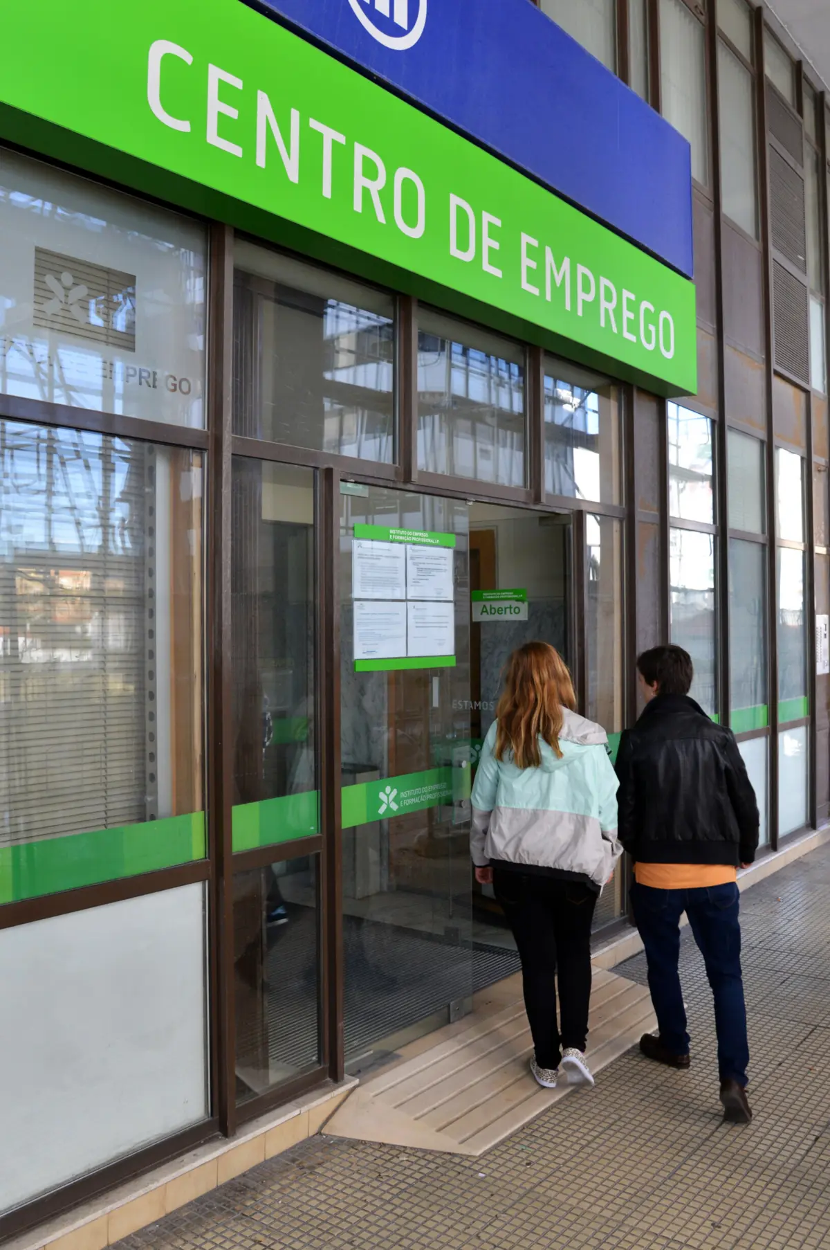 Desemprego estabiliza nos 6,6% em outubro, o valor mais alto do último ano