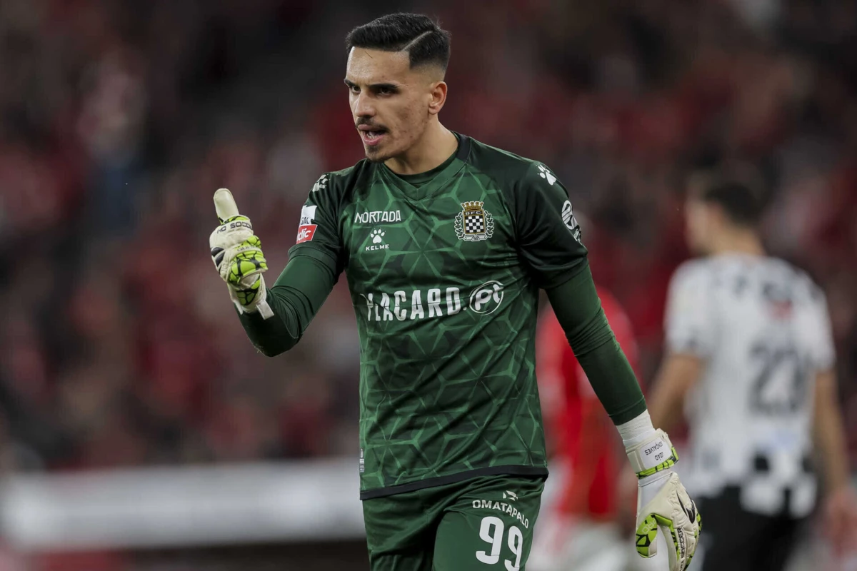 João Gonçalves, de 23 anos, é totalista na baliza axadrezada e um valor seguro para o presente e futuro do futebol português