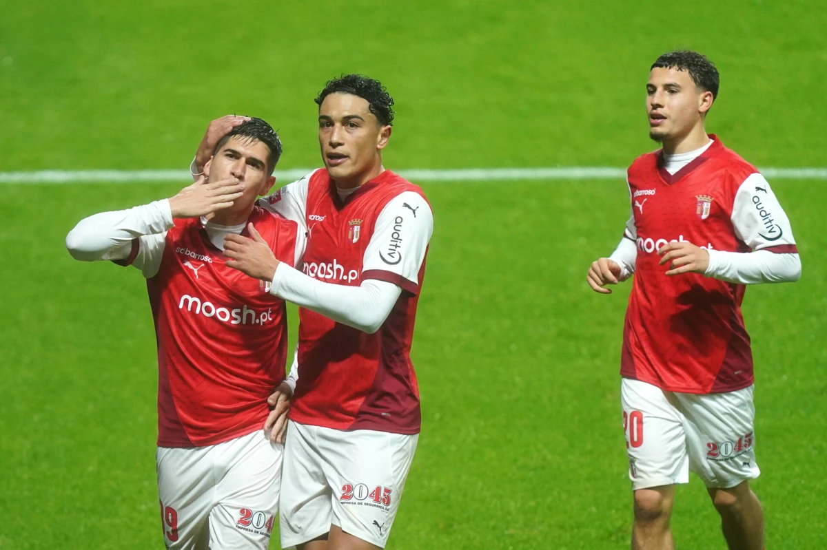 Fran Navarro bisou frente ao Boavista